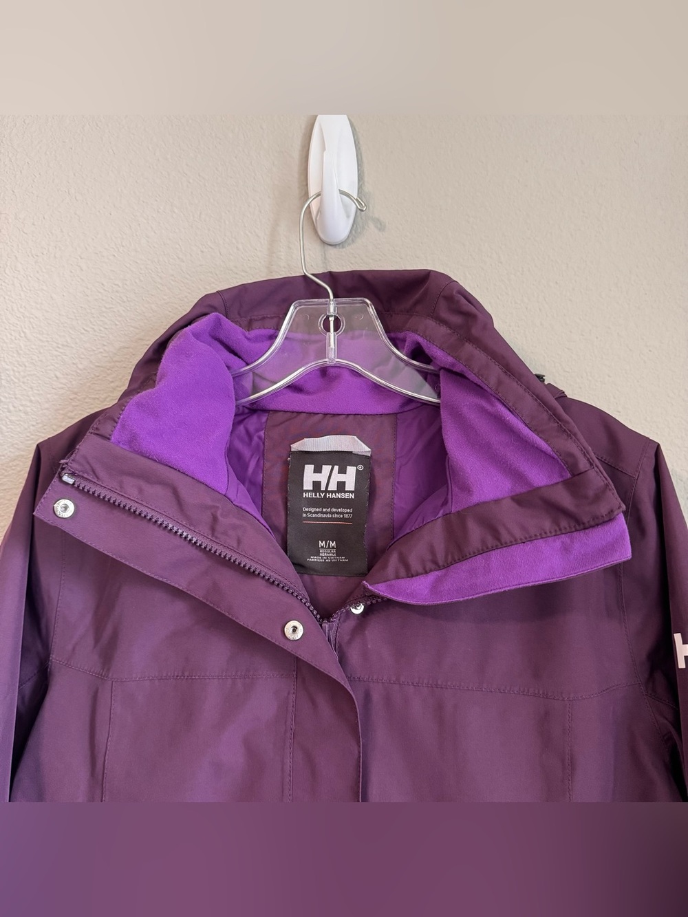 Helly Hansen water repellant jacket - Picture 2 of 6